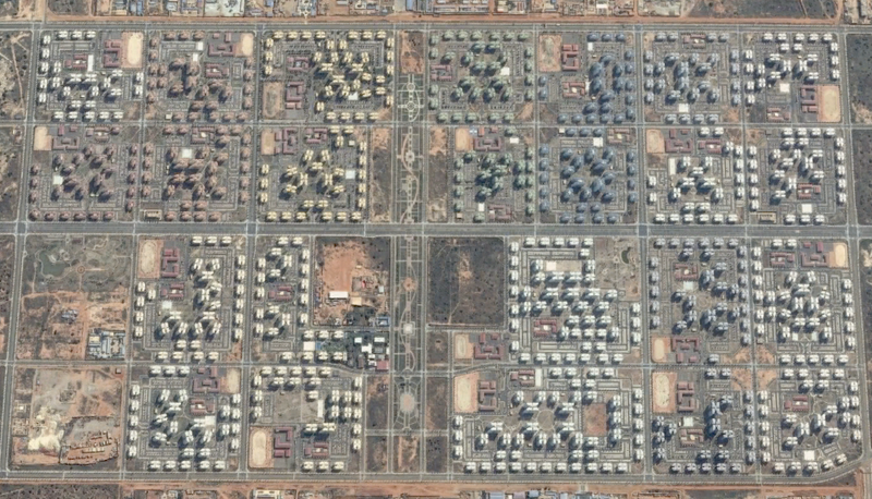 Illustration for article titled 4 Instant Cities That Are Still Empty
